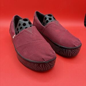 TOMS Woman's Valencia Platform Espadrille Burgandy Canvas Animal Print Size 8